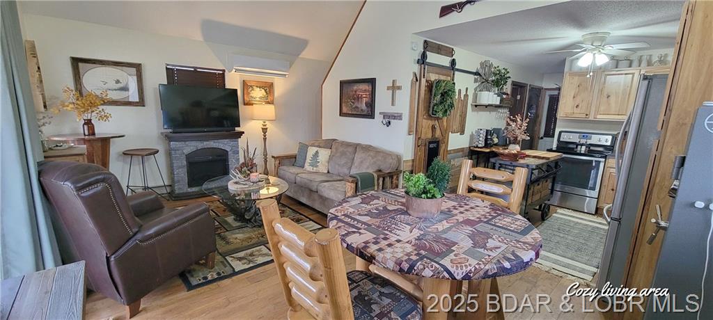 Photo 3 - Residential for sale – 18534  Sap Lane  Warsaw, MO