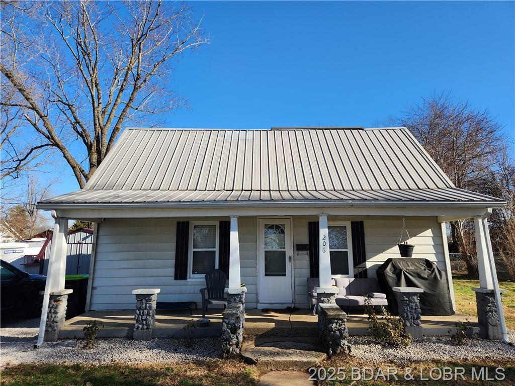 Photo 2 - Residential for sale – 206 S Oak Street  Versailles, MO