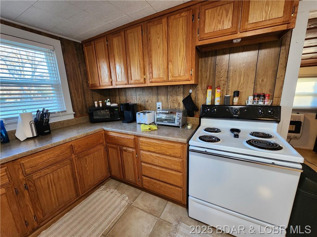 Photo 15 - Residential for sale – 206 S Oak Street  Versailles, MO