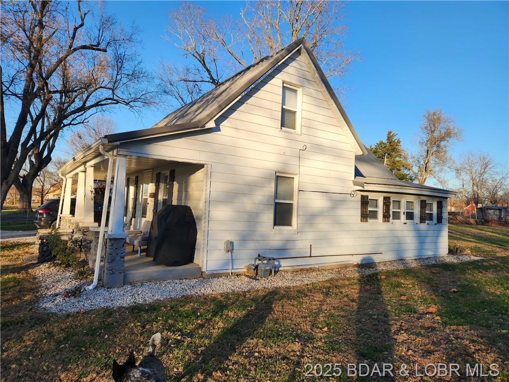 Photo 4 - Residential for sale – 206 S Oak Street  Versailles, MO